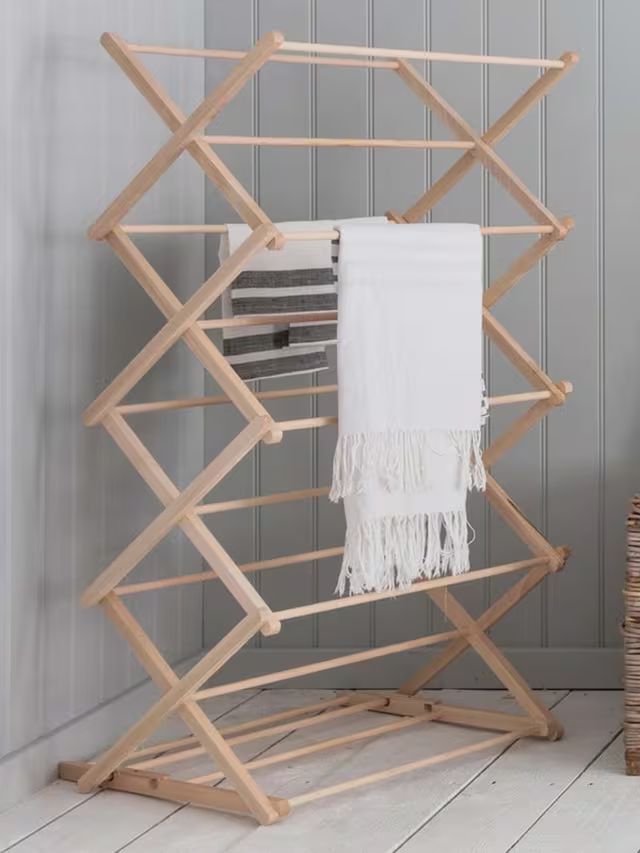 Traditional Clothes Horse