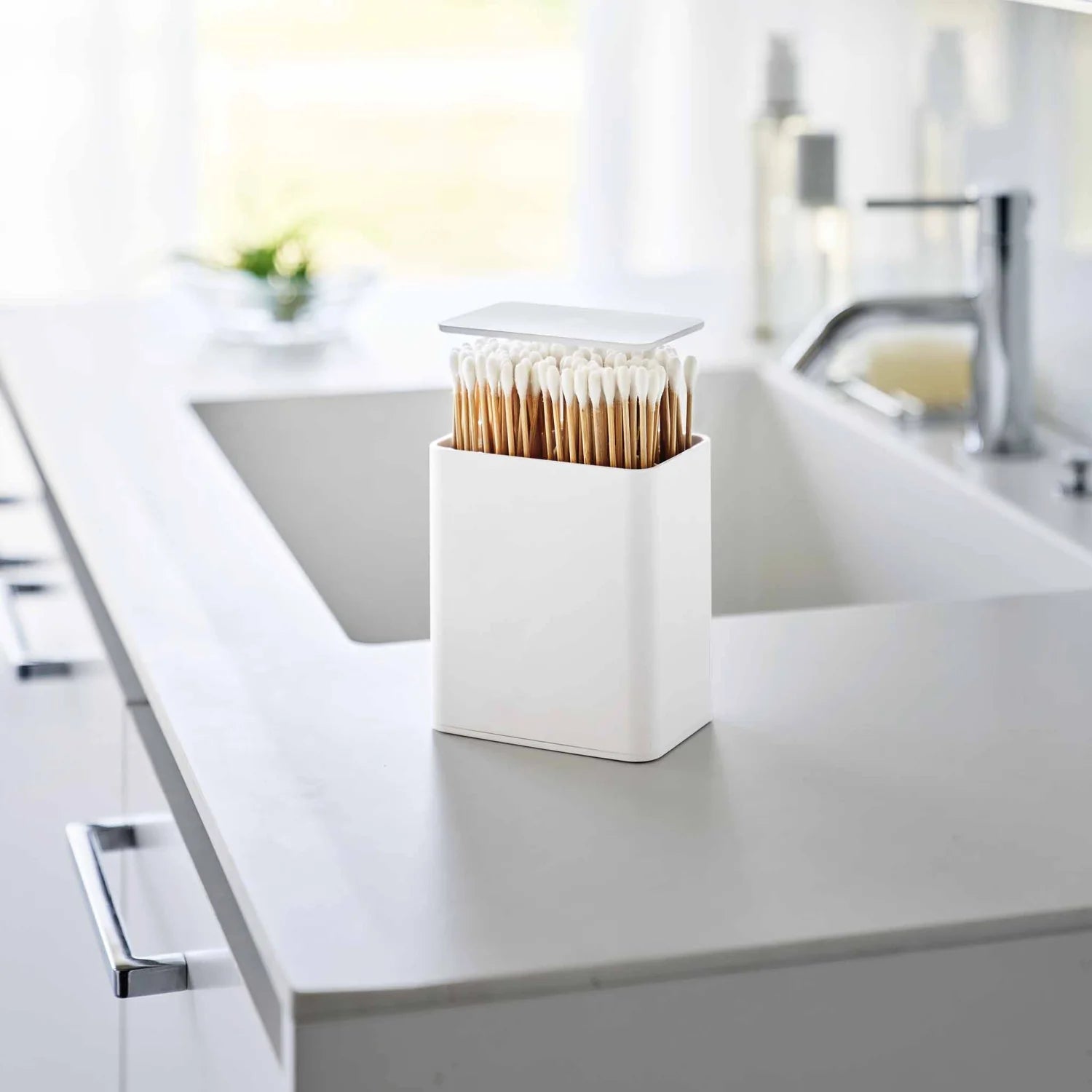 Push Lid Storage Box