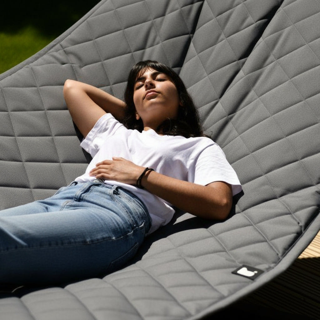 The B Hammock by Extreme Lounging