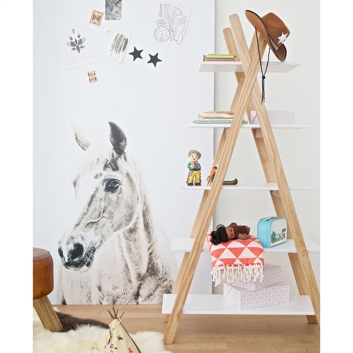 Tipi Bookcase