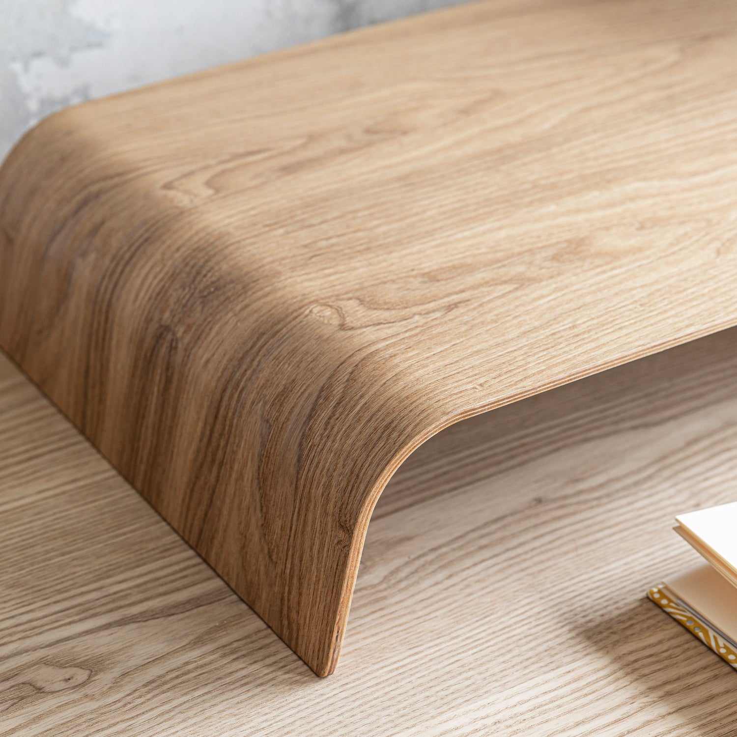 Screen Raiser Brushfield - Not A Boring Box