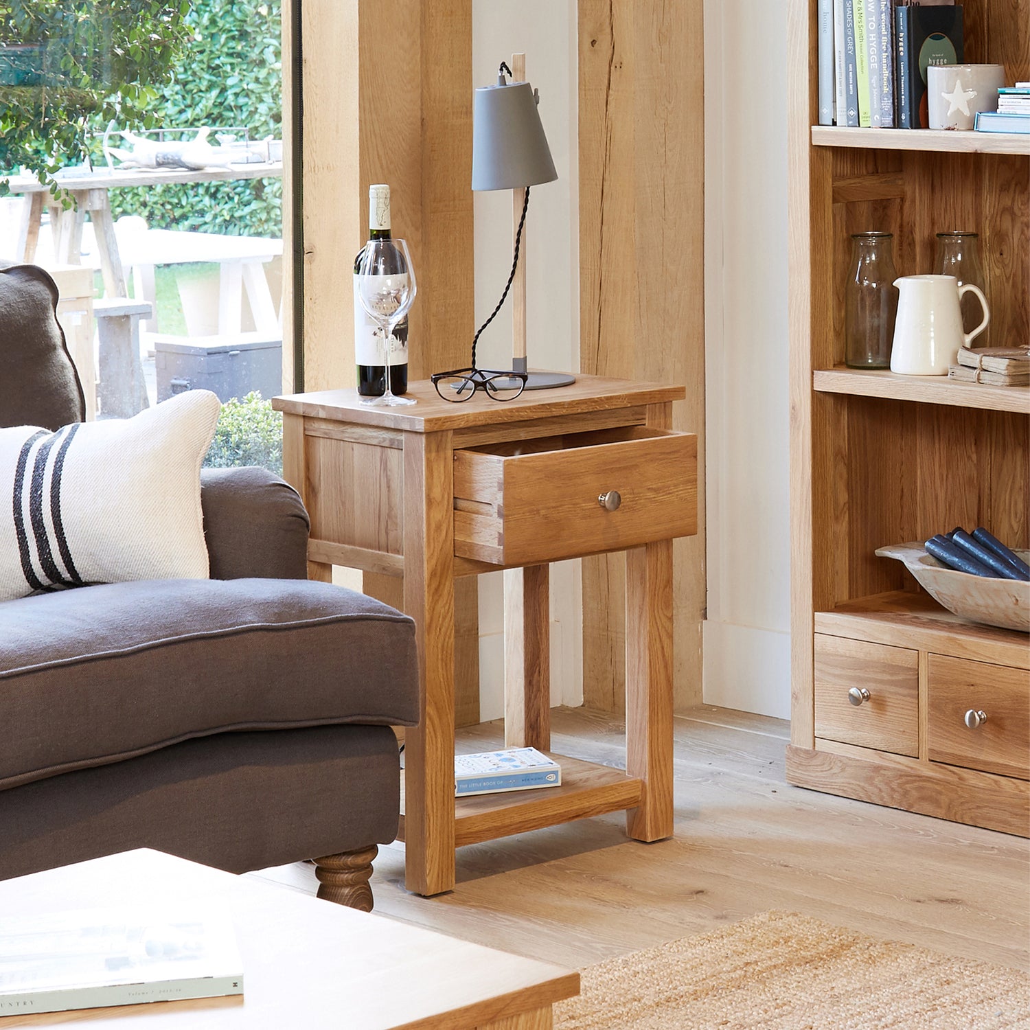 One Drawer Lamp Table Mobel