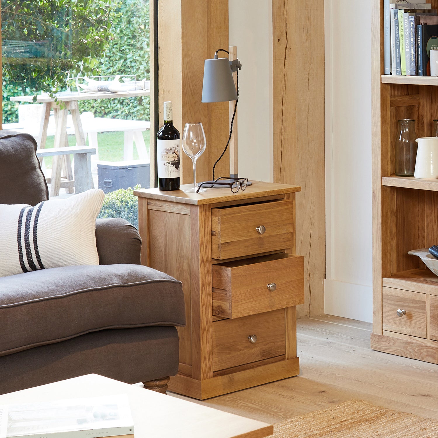 Three Drawer Lamp Table Mobel