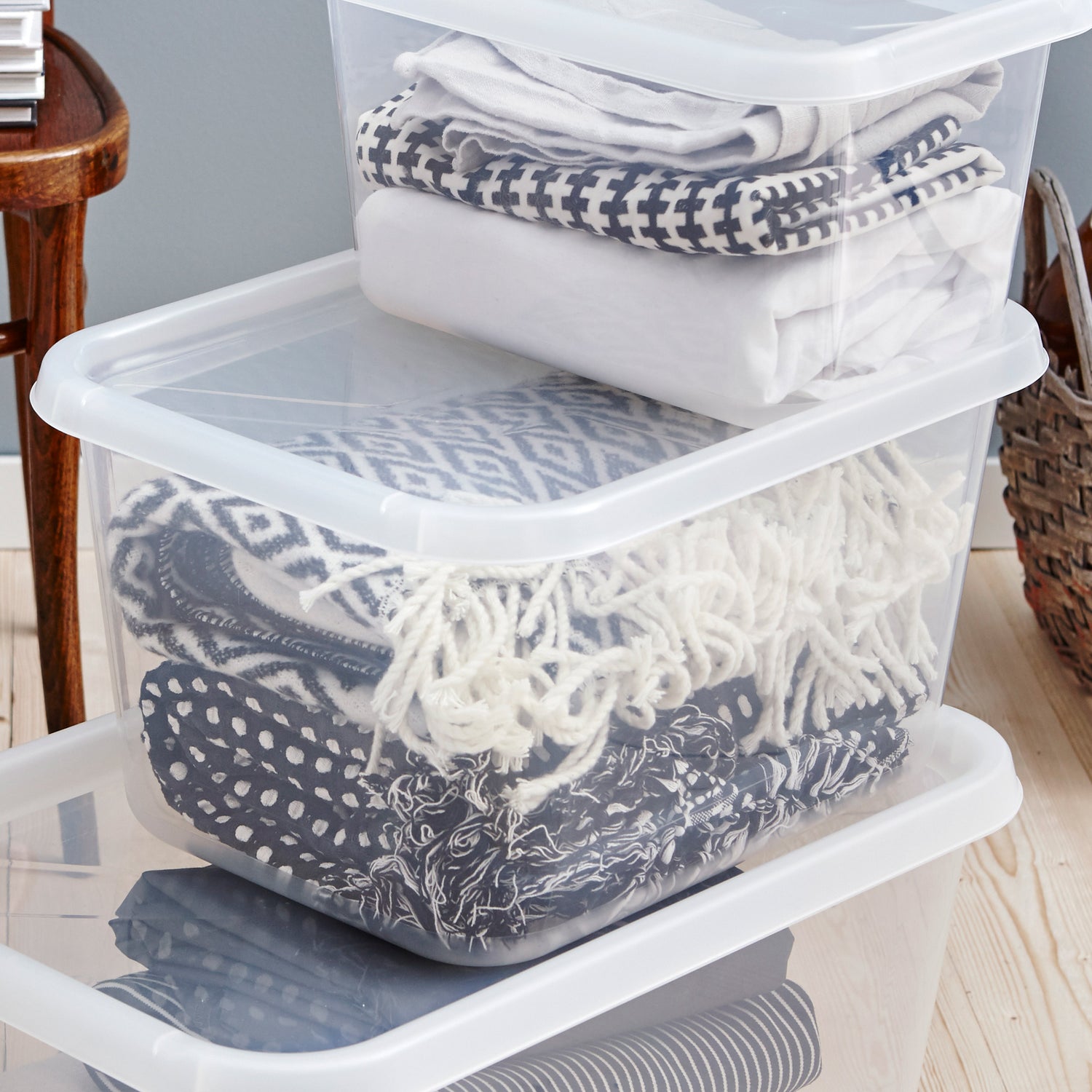 Medium Plastic Lidded Storage Box 25 Litre