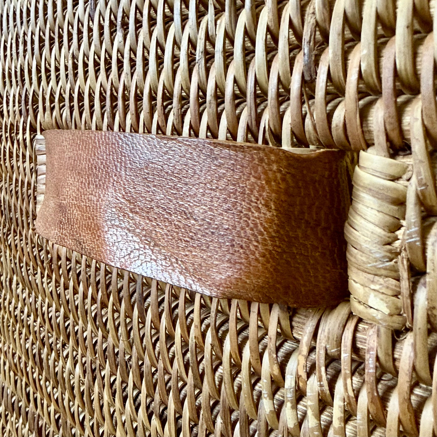 Large Weave baseket with leather handle