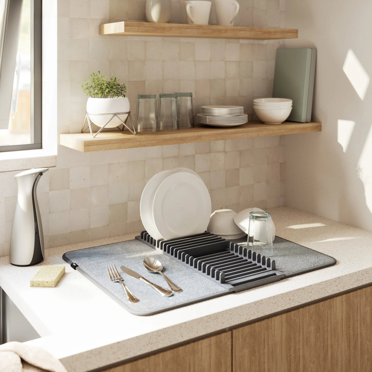 Udry Dish Drying Rack with Mat