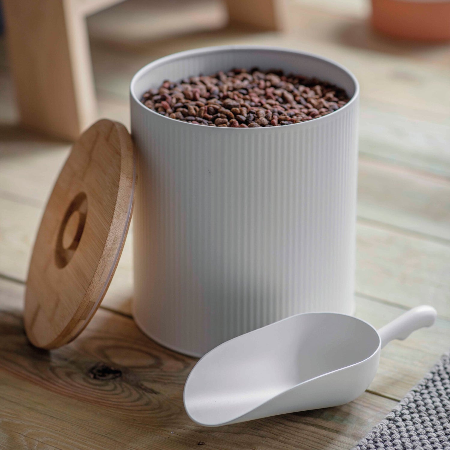 Kinloch Pet Food Storage Bin - 7.8 Ltr.
