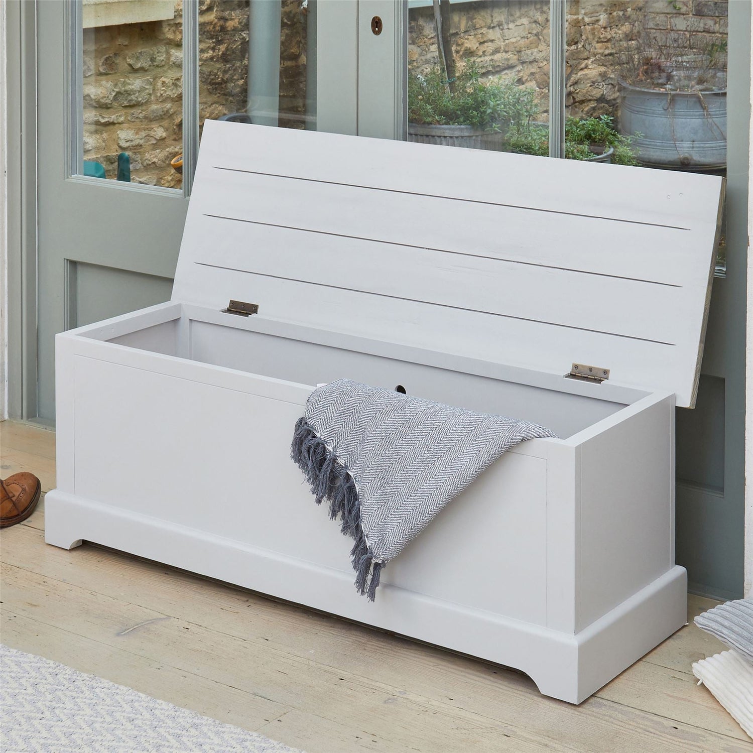 Grey Wood Hallway Storage Bench - Signature Grey