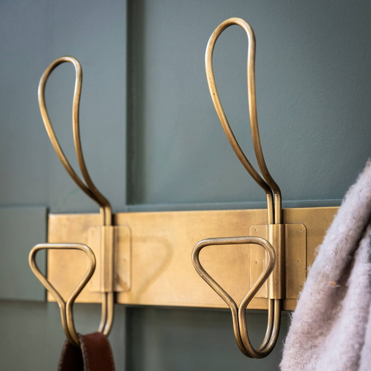 Brompton Hook Rail – Antique Brass
