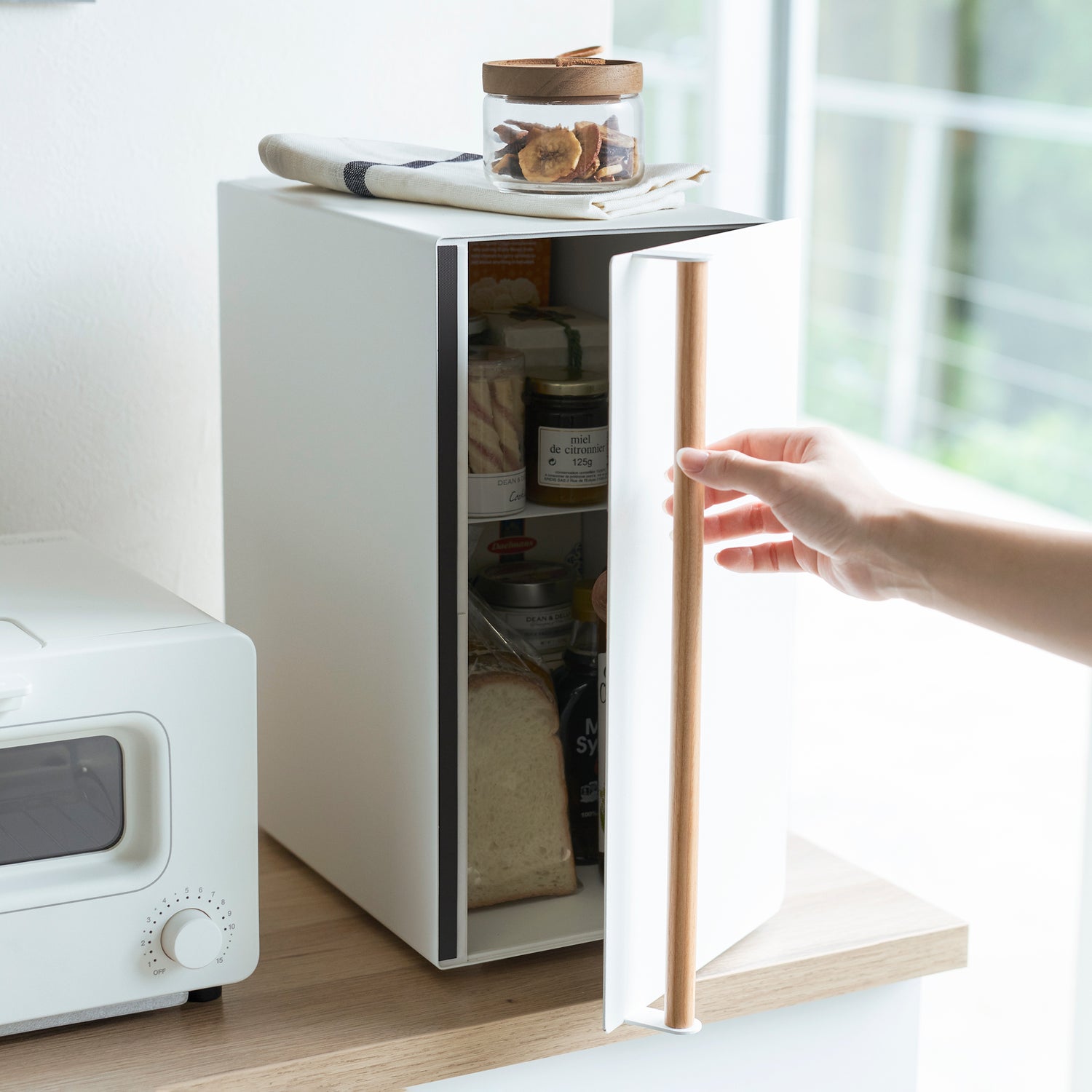 vertical bread bin