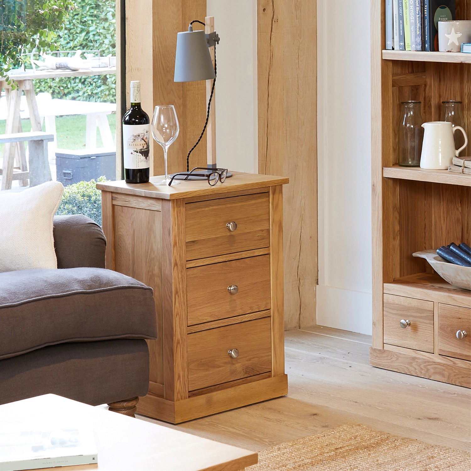 three drawer lamp table mobel