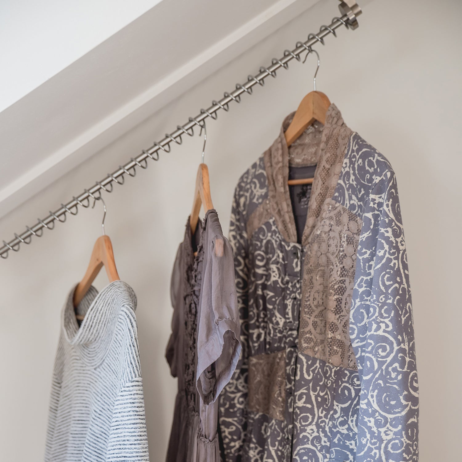 any angle clothes hanging rail zebedee 50cm