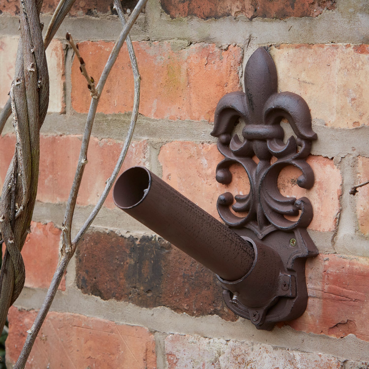 wall mounted flagpole holder